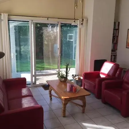 Hébergement de vacances 052 *